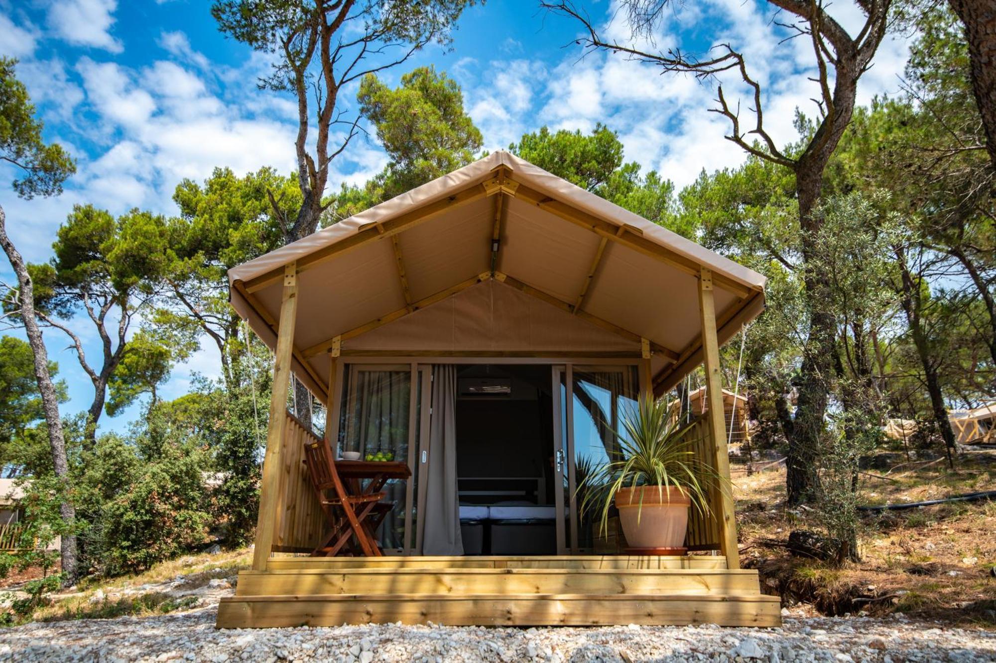 Hotel Arena One 99 Glamping Pomer Zewnętrze zdjęcie