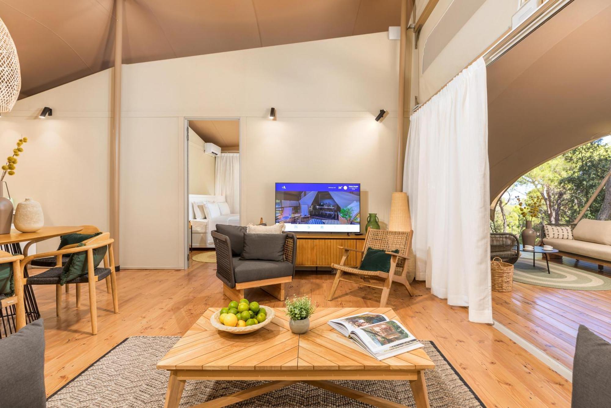 Hotel Arena One 99 Glamping Pomer Zewnętrze zdjęcie