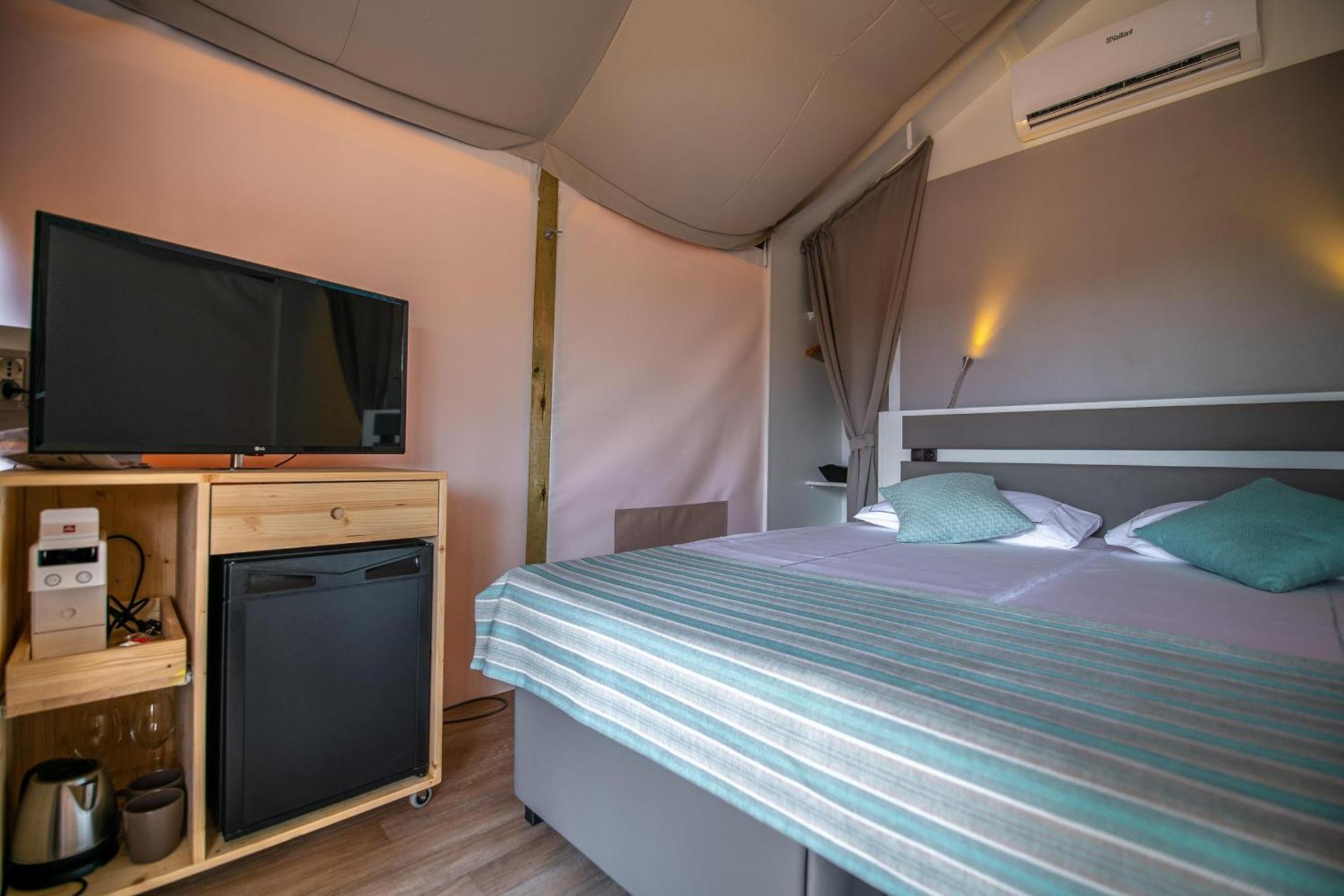 Hotel Arena One 99 Glamping Pomer Zewnętrze zdjęcie