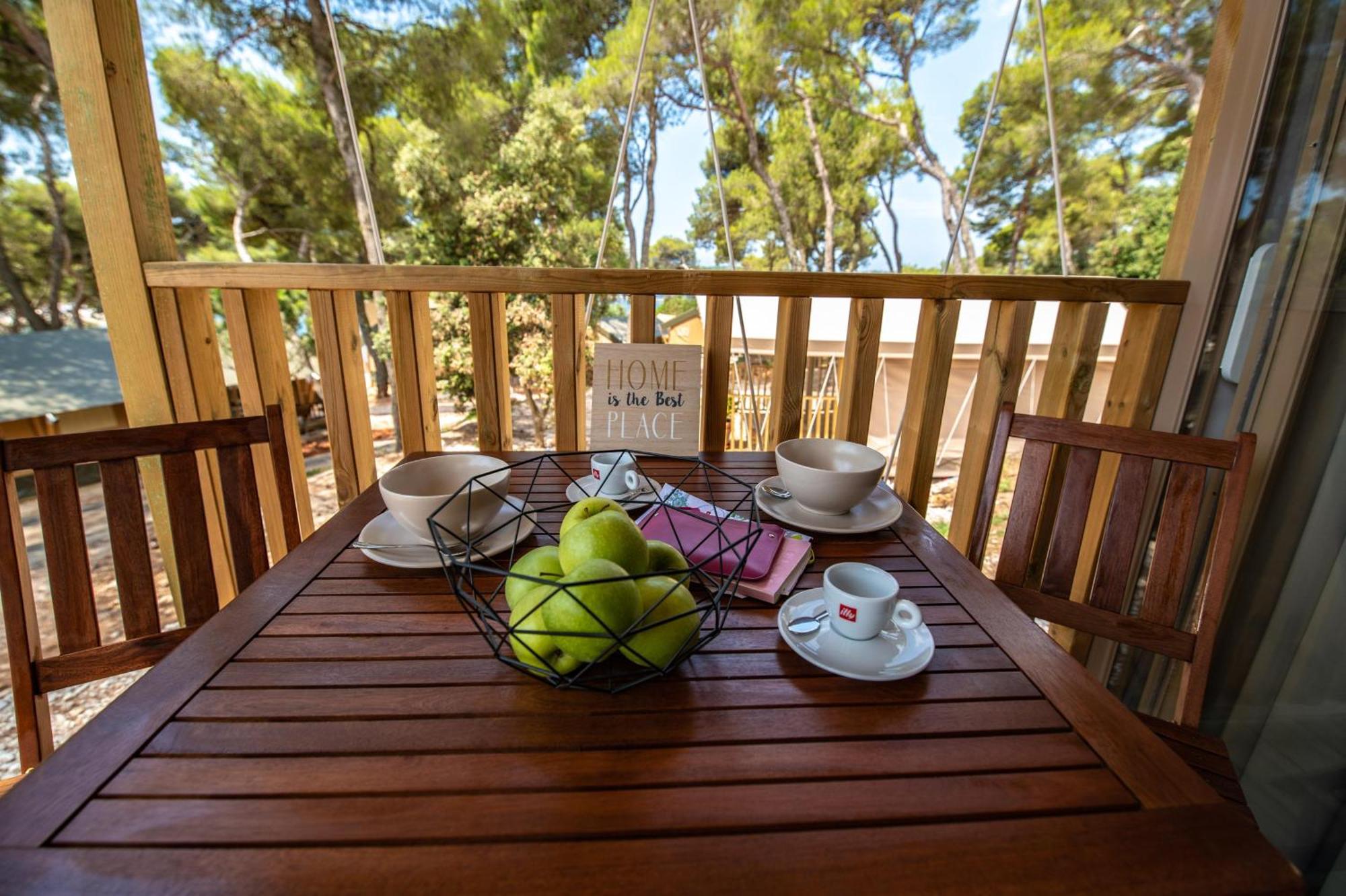 Hotel Arena One 99 Glamping Pomer Zewnętrze zdjęcie