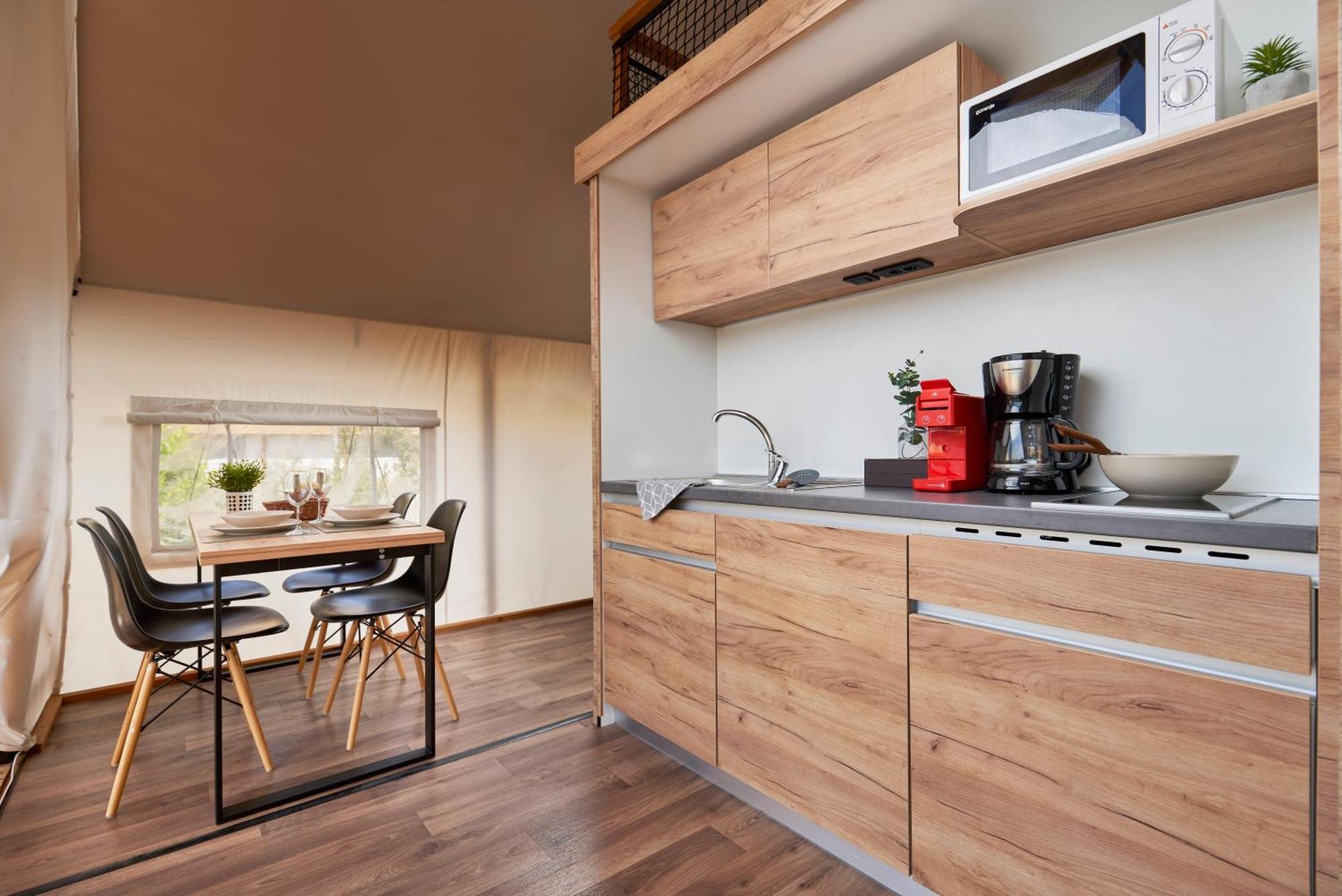 Hotel Arena One 99 Glamping Pomer Zewnętrze zdjęcie