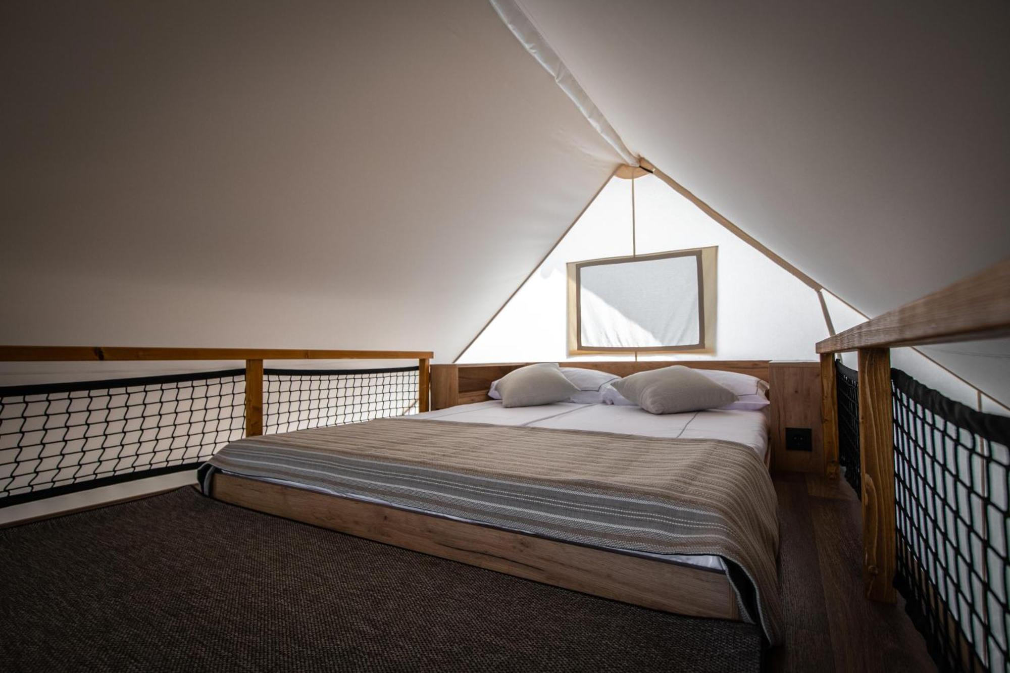 Hotel Arena One 99 Glamping Pomer Zewnętrze zdjęcie