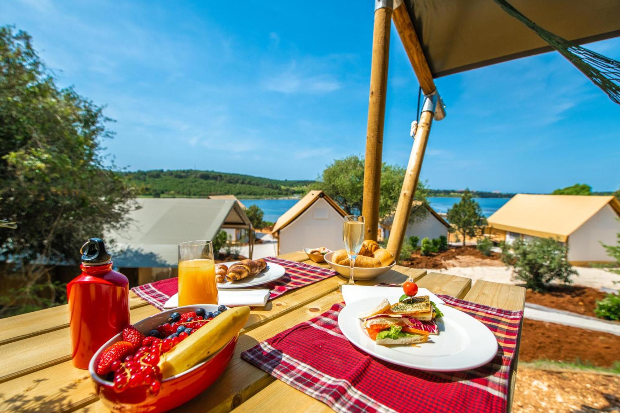 Hotel Arena One 99 Glamping Pomer Zewnętrze zdjęcie
