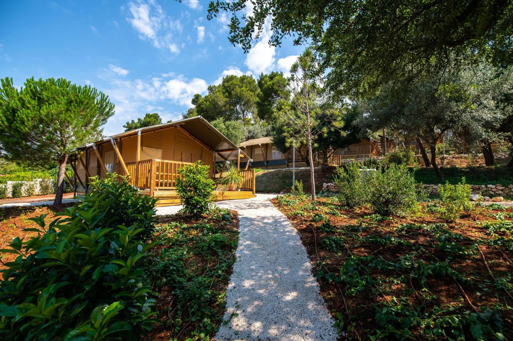 Hotel Arena One 99 Glamping Pomer Zewnętrze zdjęcie