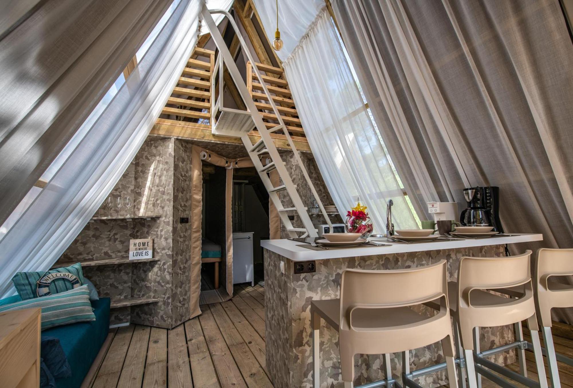 Hotel Arena One 99 Glamping Pomer Zewnętrze zdjęcie