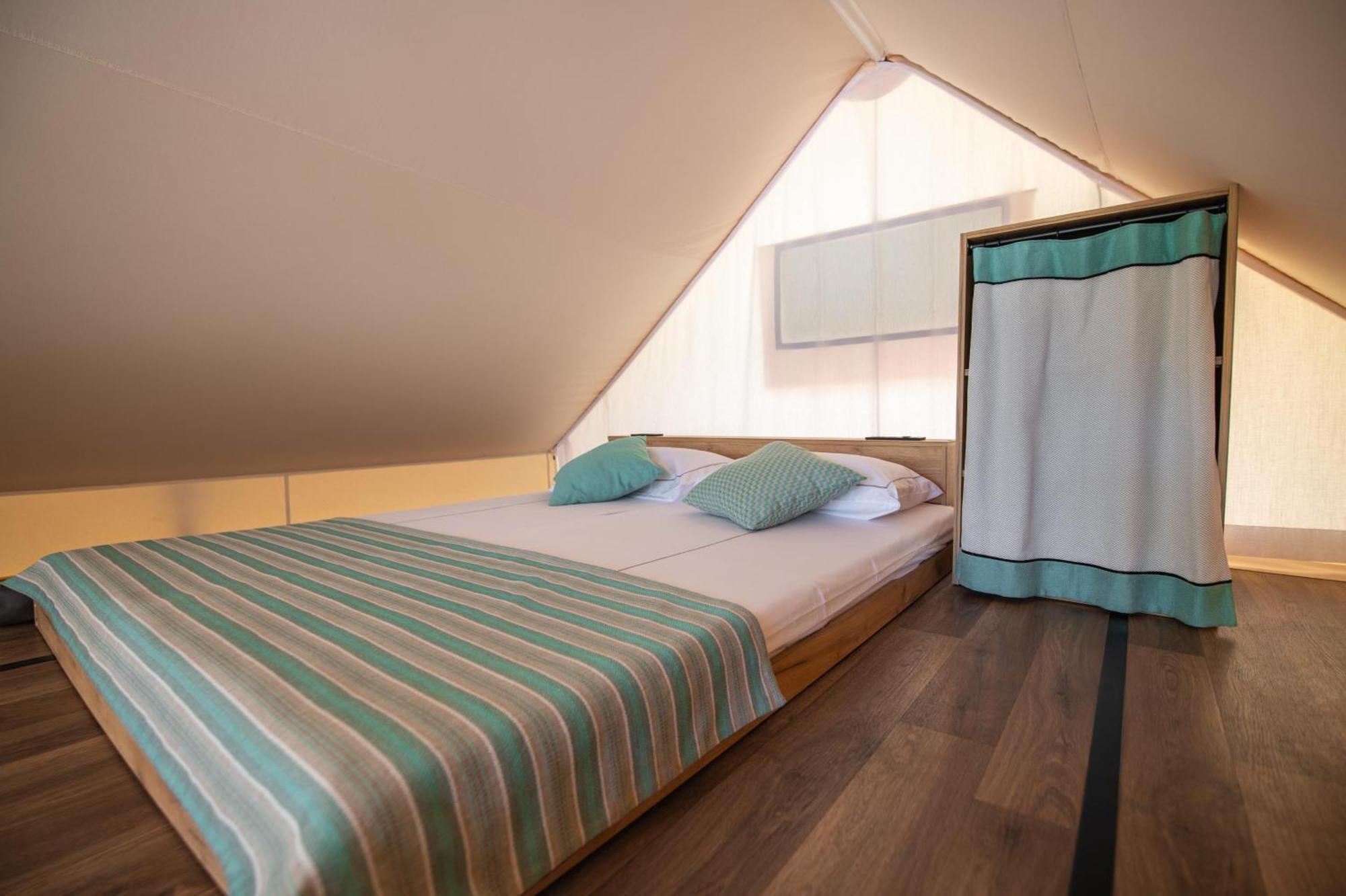Hotel Arena One 99 Glamping Pomer Zewnętrze zdjęcie