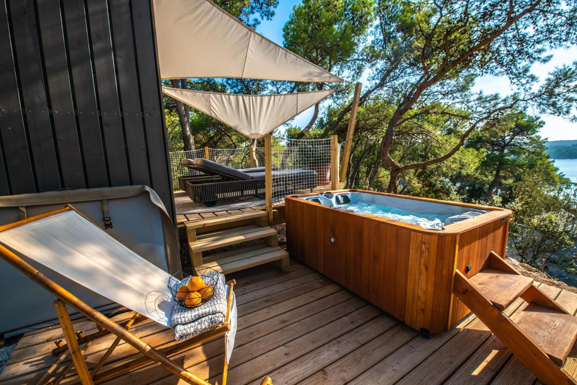 Hotel Arena One 99 Glamping Pomer Zewnętrze zdjęcie