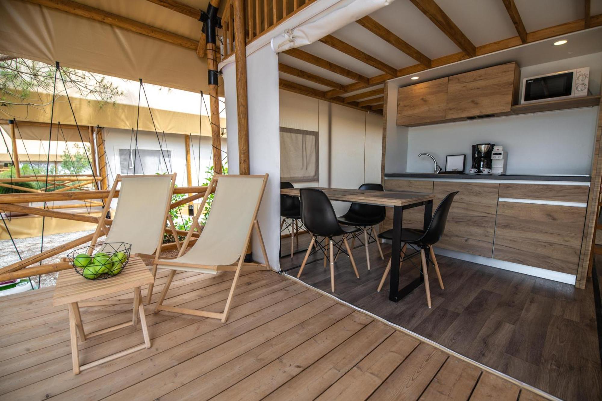 Hotel Arena One 99 Glamping Pomer Zewnętrze zdjęcie